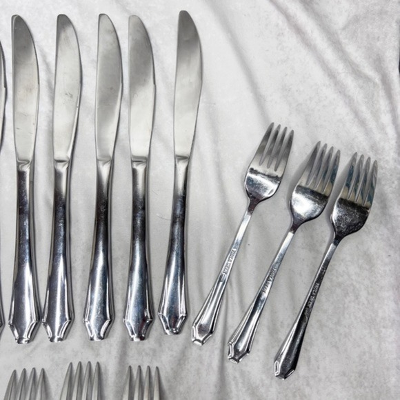 Paula Deen 24-Piece Stainless Steel Flatware Set Silverware - Picture 12 of 15